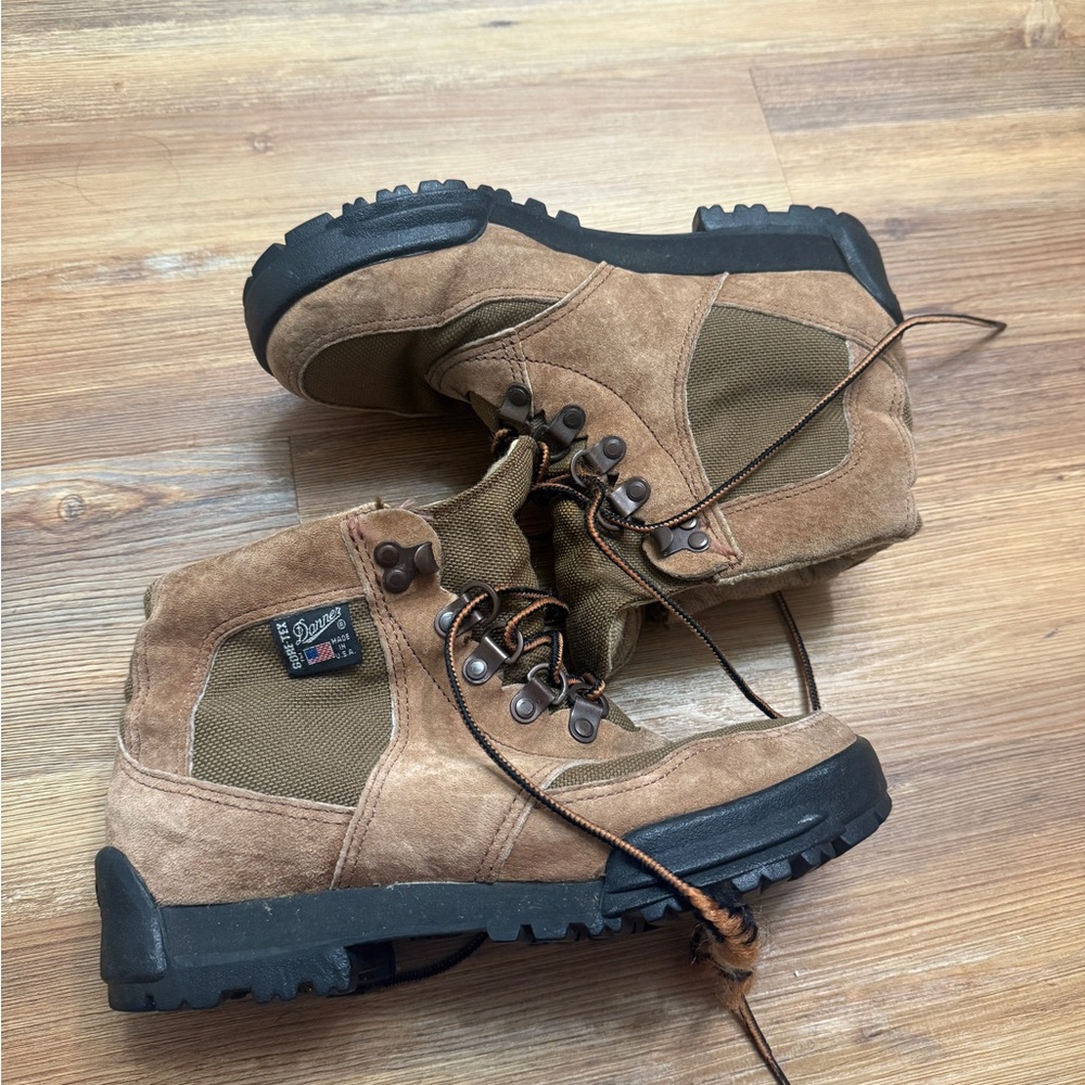 Vintage 1990 USA made Danner Hiker Brown Waterproof Insulated Hiking, Women’s 7